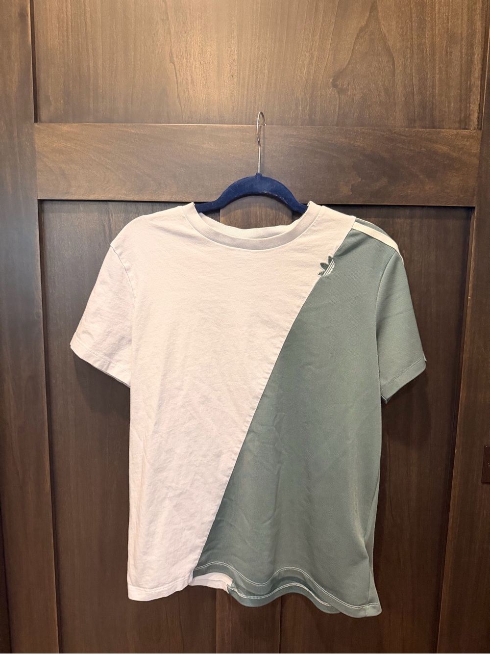 Adidas Two-Tone women’s Crewneck T-Shirt in White and Sage Green